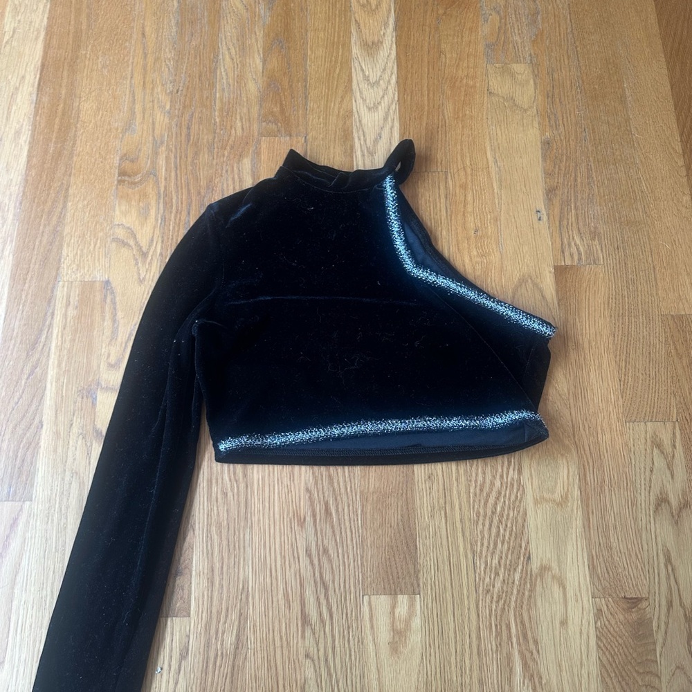 SHEIN Black Asymmetrical Crop Top